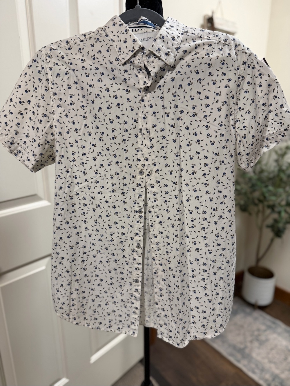 Denim & Flower Ricky Singh Men’s S Blue Floral Short Sleeve Button Up EUC